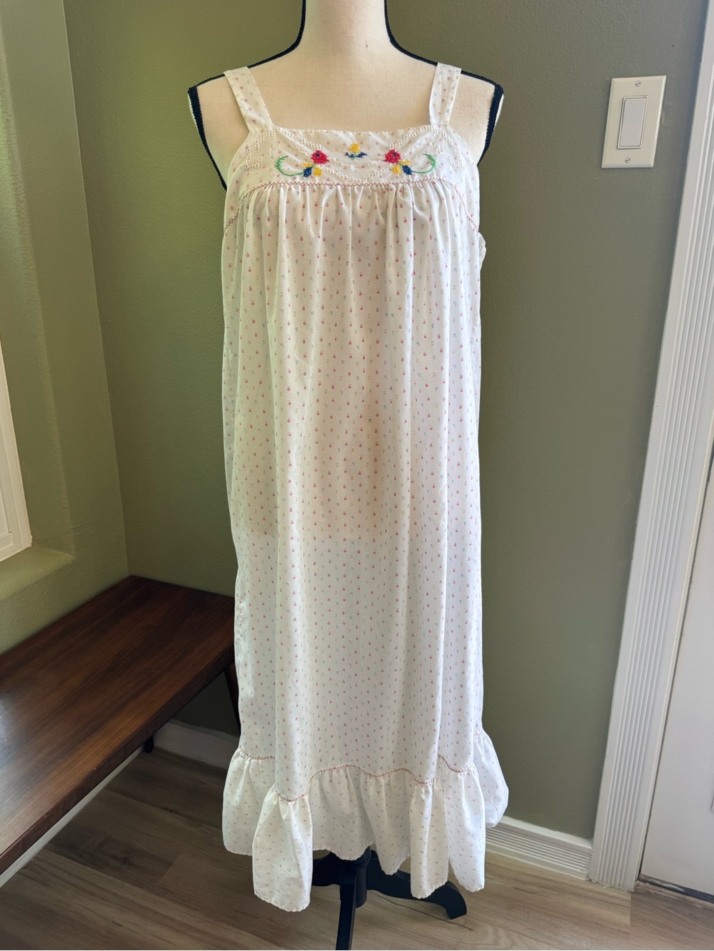 VTG Embroidered Nightgown
